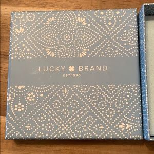 Pierce drop filigree earrings in gold tone